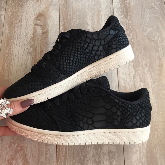 NWT nike Air Jordan 1 retro - Picture 4 of 8